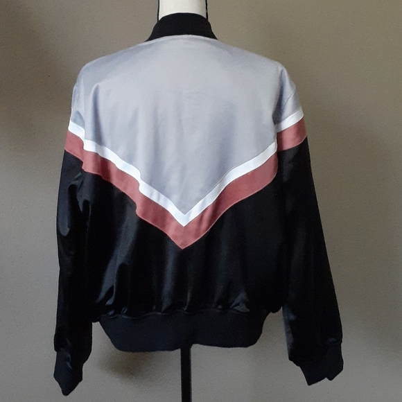 Express Jacket - Picture 3 of 4